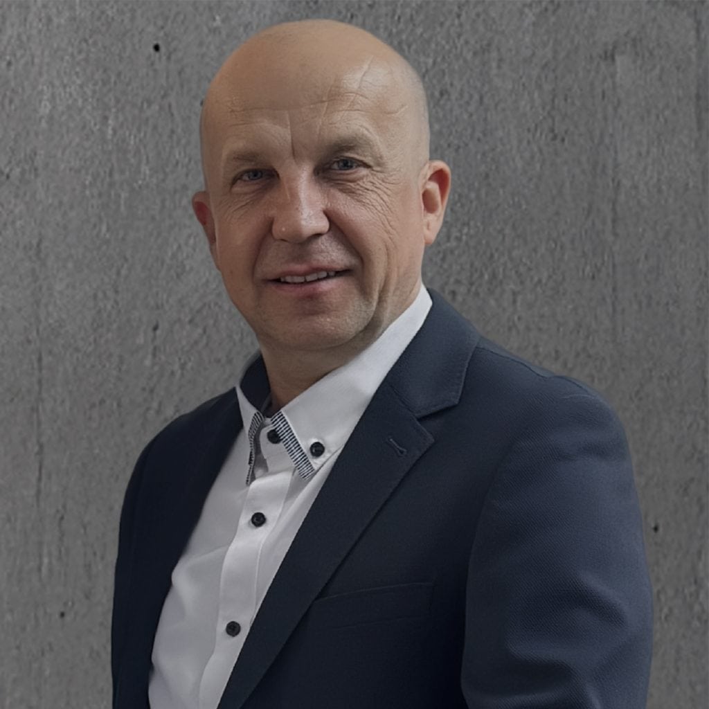 Porträtfoto von Pejic Bozo, Spachtler aus Graz, vor grauer Wand – professionelles Profilbild für die Unternehmenswebsite.